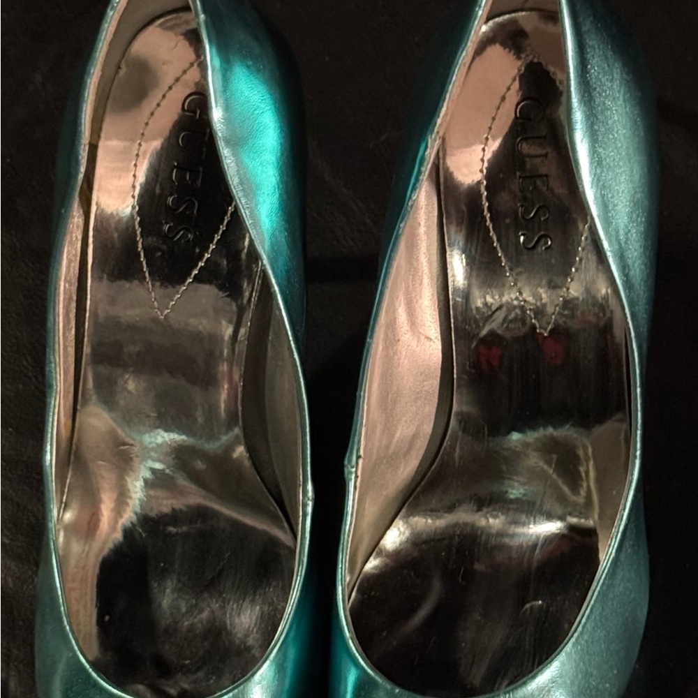 Guess Shiny Teal Heels - Picture 3 of 8